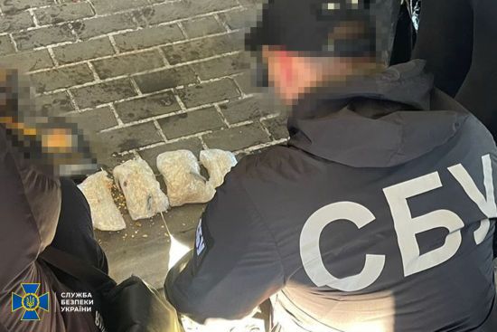 Работали на торговцев психотропами с Ближнего Востока и ЕС: в пяти областях Украины обезврежены нарколаборатории (фото, видео)