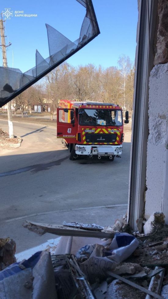 Окупанти безпілотником обстріляли автівку рятувальників на Харківщині (відео)